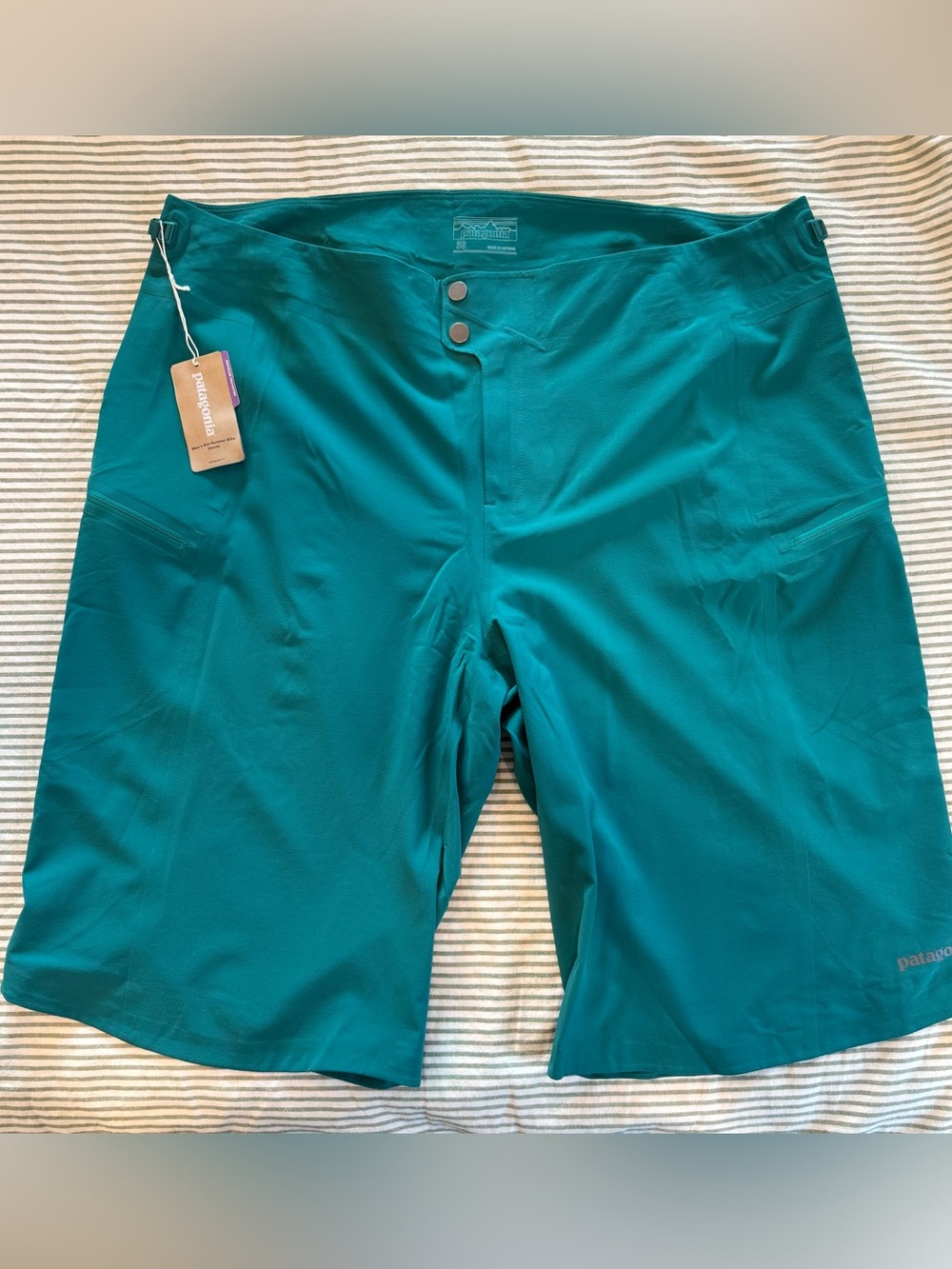 NWT Patagonia Men's Dirt Roamer Bike Shorts | Size 36 | Borealis Green
